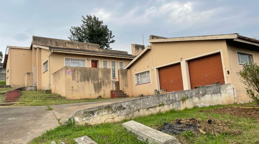 3 Bedroom House with Outbuilding in Butterworth Property Images