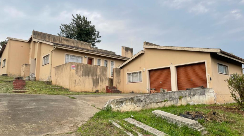 3 Bedroom House with Outbuilding in Butterworth Property Images