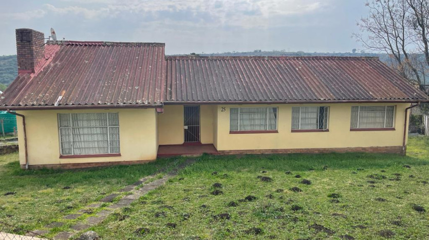 4 Bedroom House in Butterworth Property Images