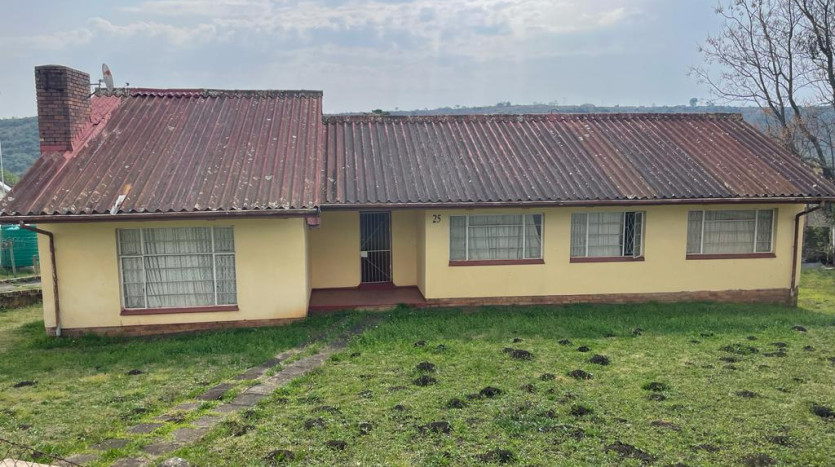 4 Bedroom House in Butterworth Property Images
