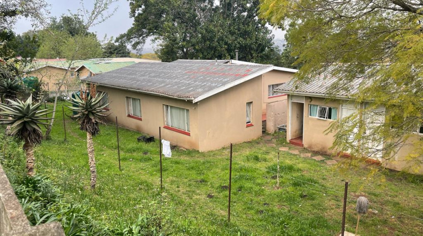 3 Bedroom House & Single Garage Property Images