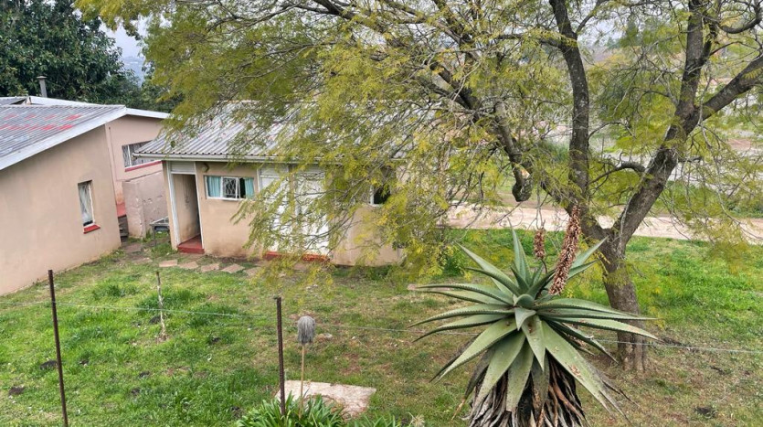 3 Bedroom House & Single Garage Property Images
