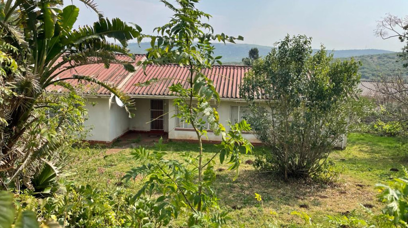 3 Bedroom House with Outbuilding in Butterworth Property Images