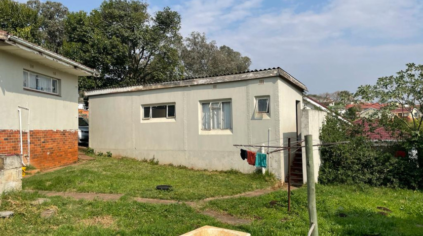 3 Bedroom House with Outbuilding in Butterworth Property Images