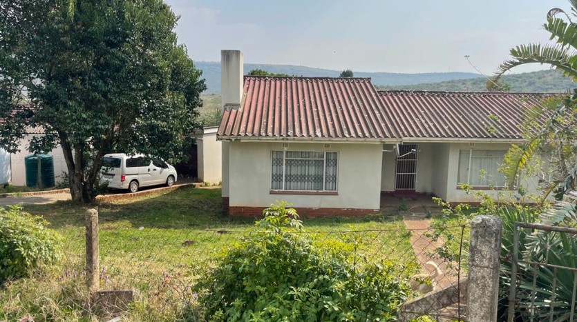 3 Bedroom House with Outbuilding in Butterworth Property Lead Image