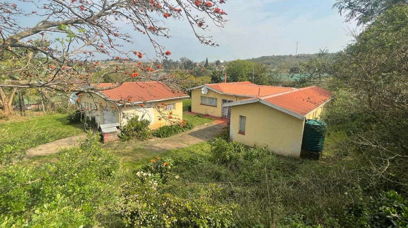 3 Bedroom House & Garage in Butterworth Property Images