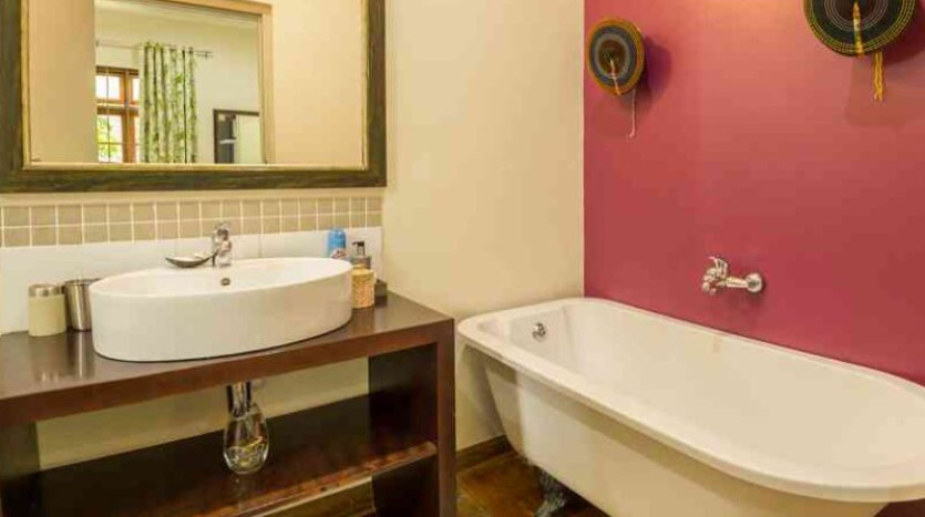 4 Star Guest House In Glenwood Property Images