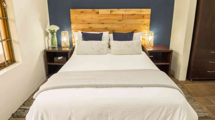 4 Star Guest House In Glenwood Property Images