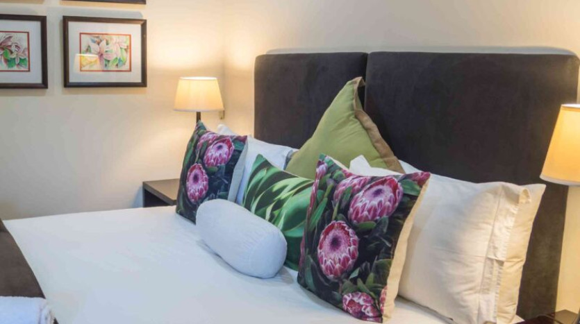 4 Star Guest House In Glenwood Property Images