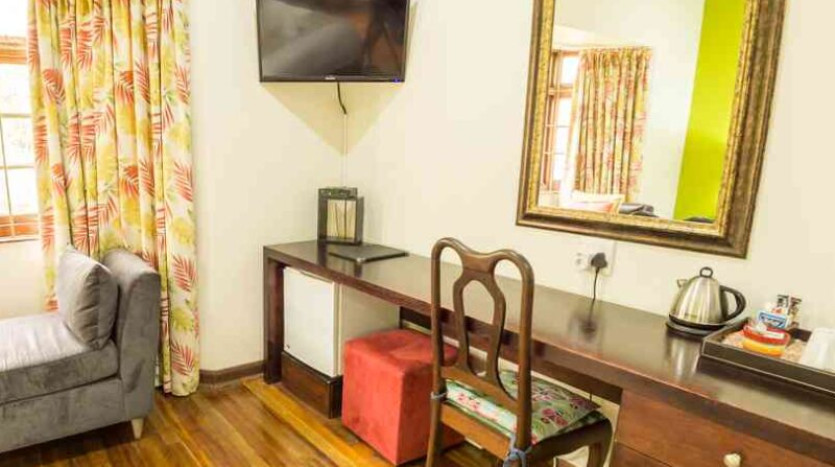 4 Star Guest House In Glenwood Property Images