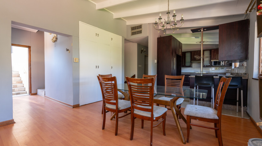 Large Family Home or Student Accommodation in Carrington Heights Property Images