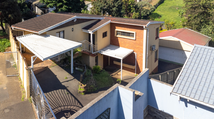 Large Family Home or Student Accommodation in Carrington Heights Property Images