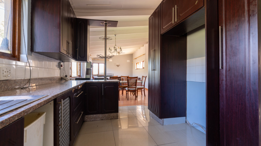 Large Family Home or Student Accommodation in Carrington Heights Property Images