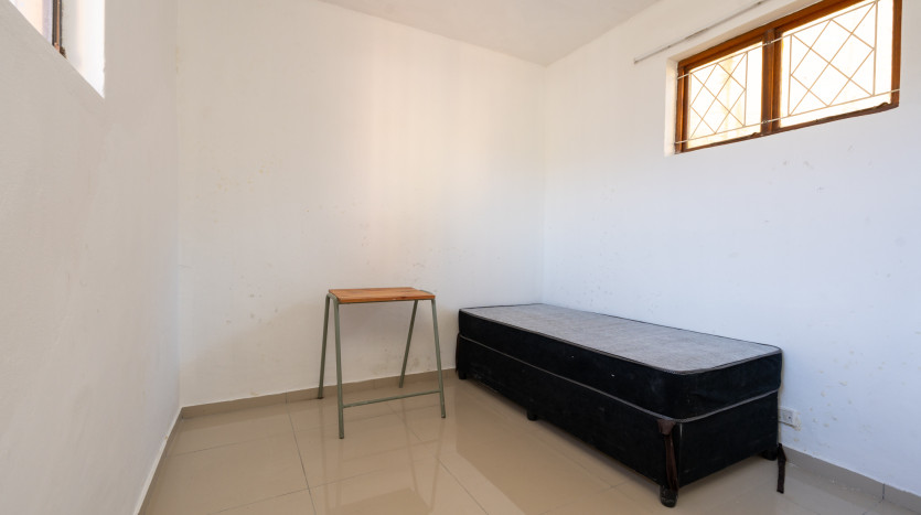 Large Family Home or Student Accommodation in Carrington Heights Property Images