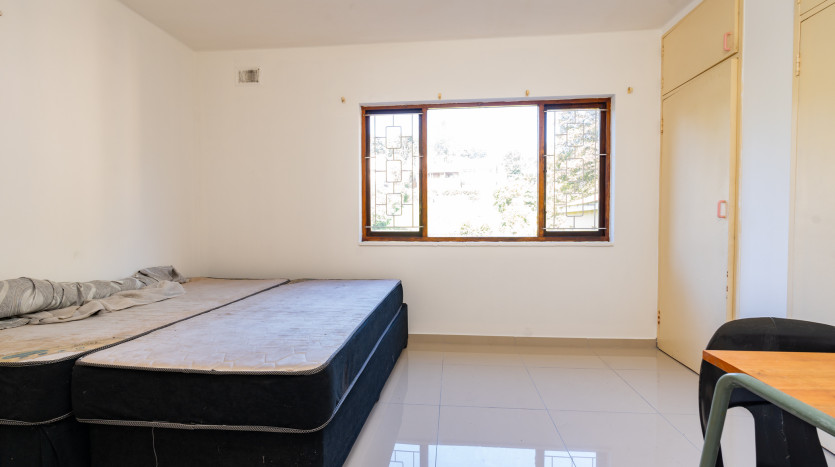 Large Family Home or Student Accommodation in Carrington Heights Property Images