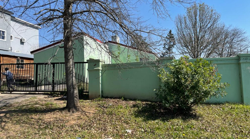 4 Bedroom House & Outbuilding in Mthatha Property Images