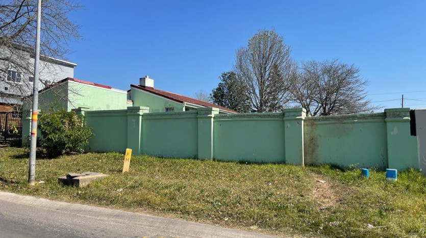 4 Bedroom House & Outbuilding in Mthatha Property Images