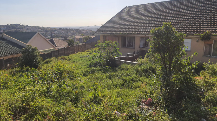 THE SELLER IS CONSIDERING OFFERS FROM R2 500 000 Property Images