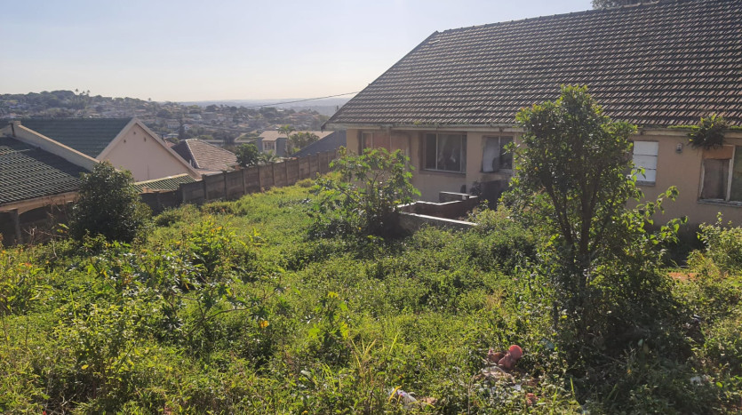THE SELLER IS CONSIDERING OFFERS FROM R2 500 000 Property Images