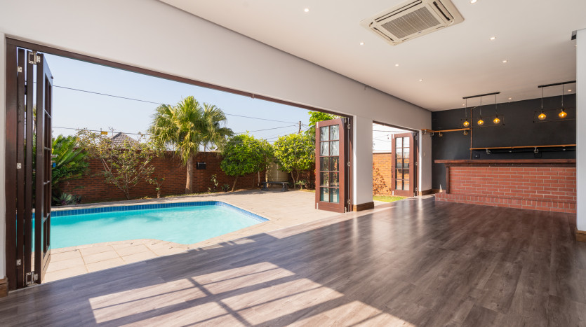 Exclusive Mansion With Golf Course and Sea Views Property Images