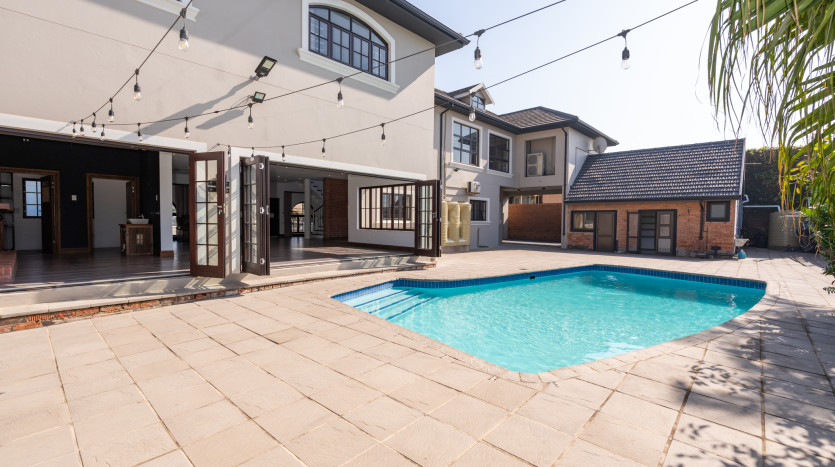 Exclusive Mansion With Golf Course and Sea Views Property Images