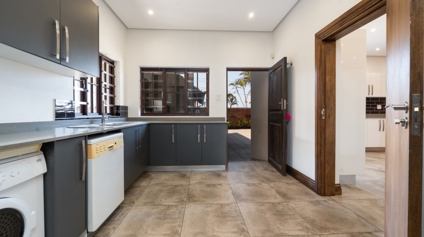 Exclusive Mansion With Golf Course and Sea Views Property Images