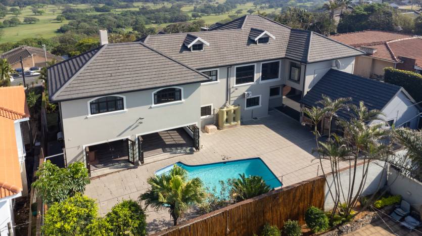 Exclusive Mansion With Golf Course and Sea Views Property Images