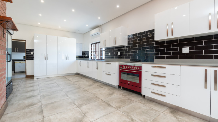 Exclusive Mansion With Golf Course and Sea Views Property Images