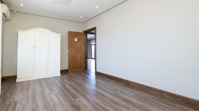 Exclusive Mansion With Golf Course and Sea Views Property Images