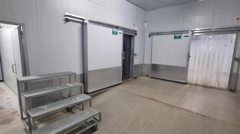 Cold Storage Facility / Mini Factory In Secure Business Park Property Images