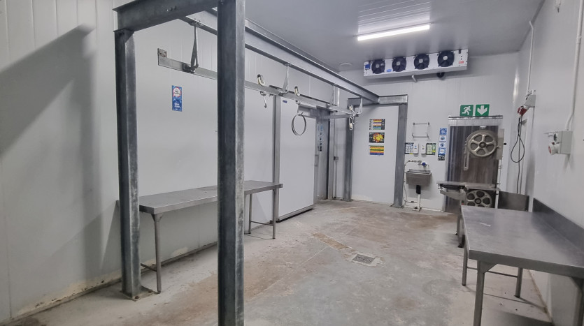 Cold Storage Facility / Mini Factory In Secure Business Park Property Images