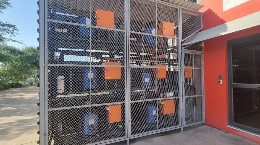 Cold Storage Facility / Mini Factory In Secure Business Park Property Images