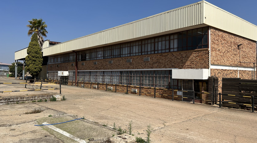 Telkom Portfolio: Expansive Commercial Complex in Krugersdorp Property Images
