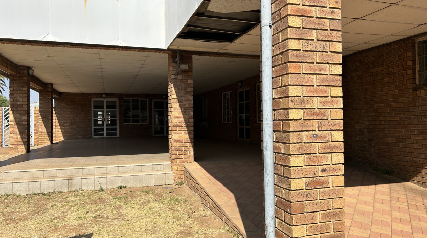 Telkom Portfolio: Expansive Commercial Complex in Krugersdorp Property Images
