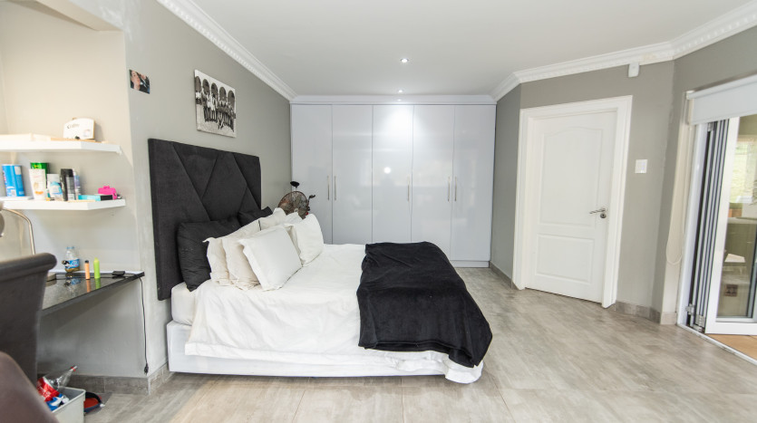 Equestrian Estate Living Property Images