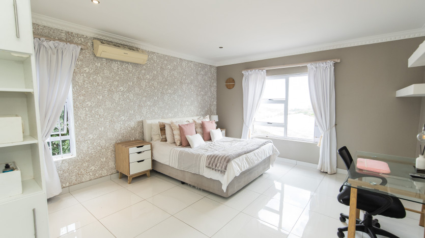 Equestrian Estate Living Property Images