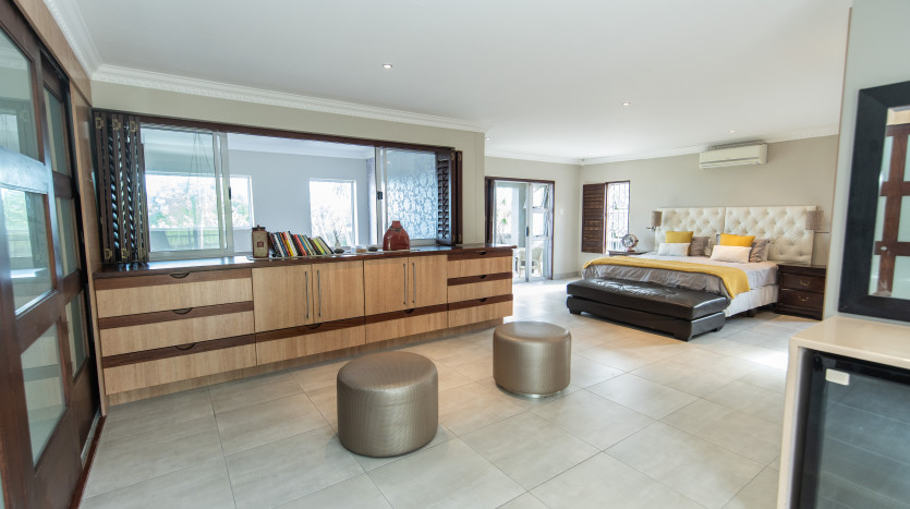 Equestrian Estate Living Property Images