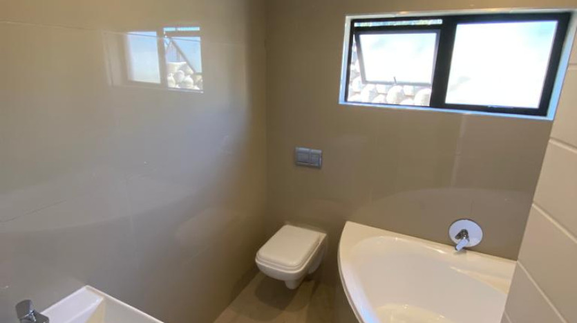 Brand New Simplex with Modern Finishes in Sea View Property Images