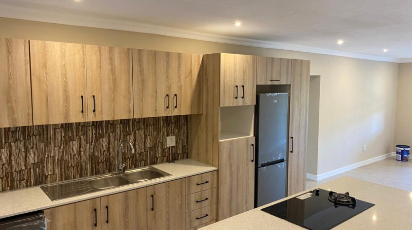 Brand New Simplex with Modern Finishes in Sea View Property Images
