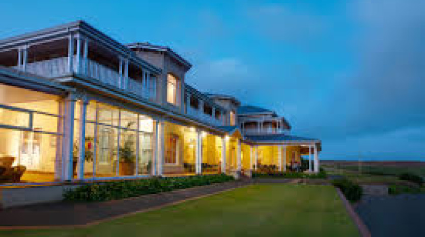 Swing into Paradise: Tee Off & Beach Bliss on KZN's North Coast! Property Images