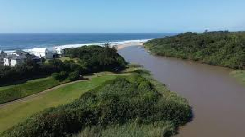 Swing into Paradise: Tee Off & Beach Bliss on KZN's North Coast! Property Images