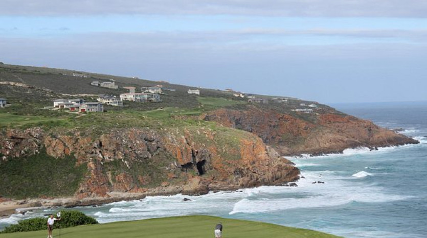 Live the Western Cape Coastal Dream: Build Your Paradise in Boggomsbaai! Property Images