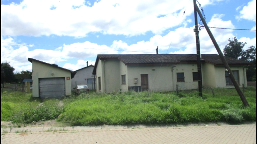3 Bedroom House with Garage in Butterworth Property Images
