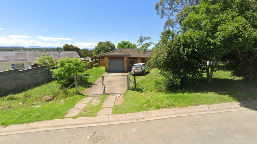 3 Bedroom House in Southernwood Property Images