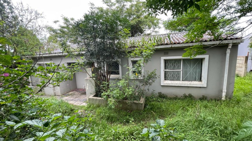 3 Bedroom House with Outbuilding Property Lead Image