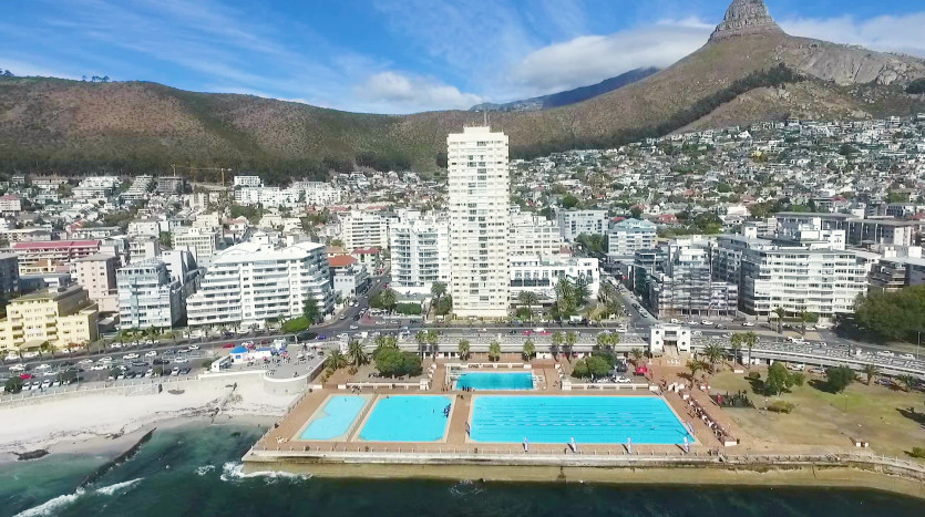 Upmarket Apartment in Sea Point, Cape Town Property Images