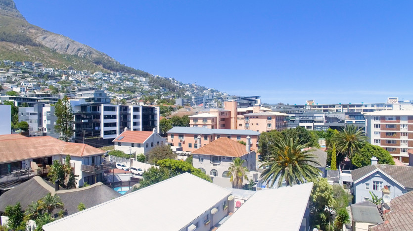 Upmarket Apartment in Sea Point, Cape Town Property Images