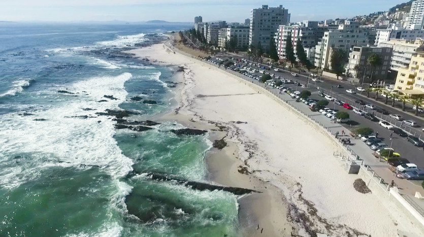 Upmarket Apartment in Sea Point, Cape Town Property Images