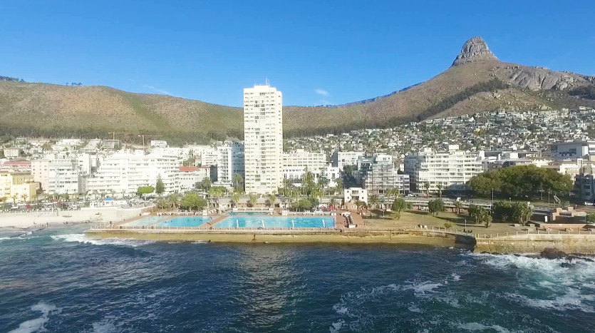 Upmarket Apartment in Sea Point, Cape Town Property Images