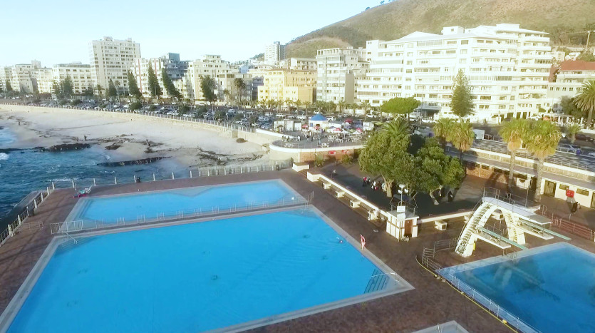 Upmarket Apartment in Sea Point, Cape Town Property Images